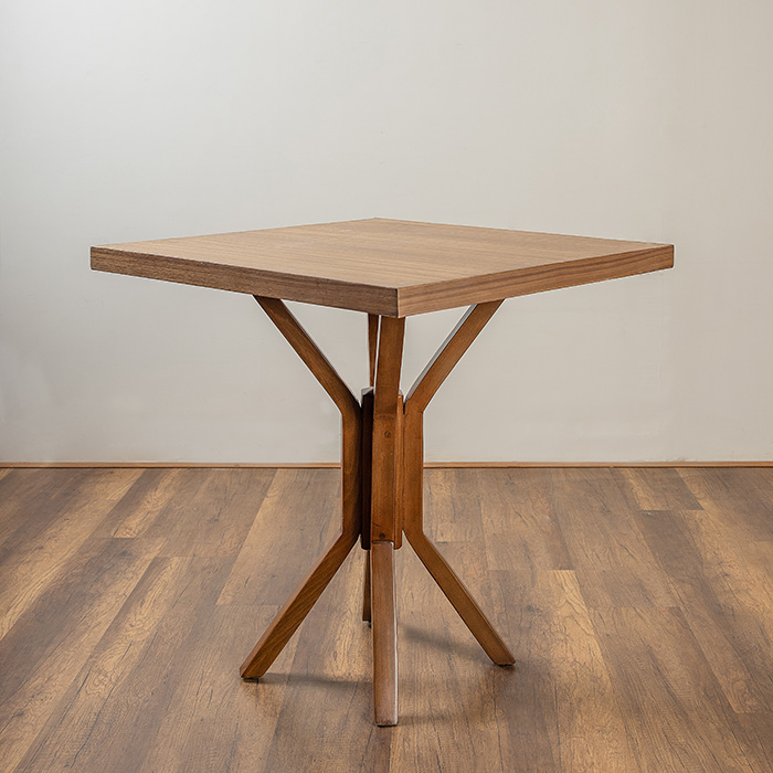 Luna Table